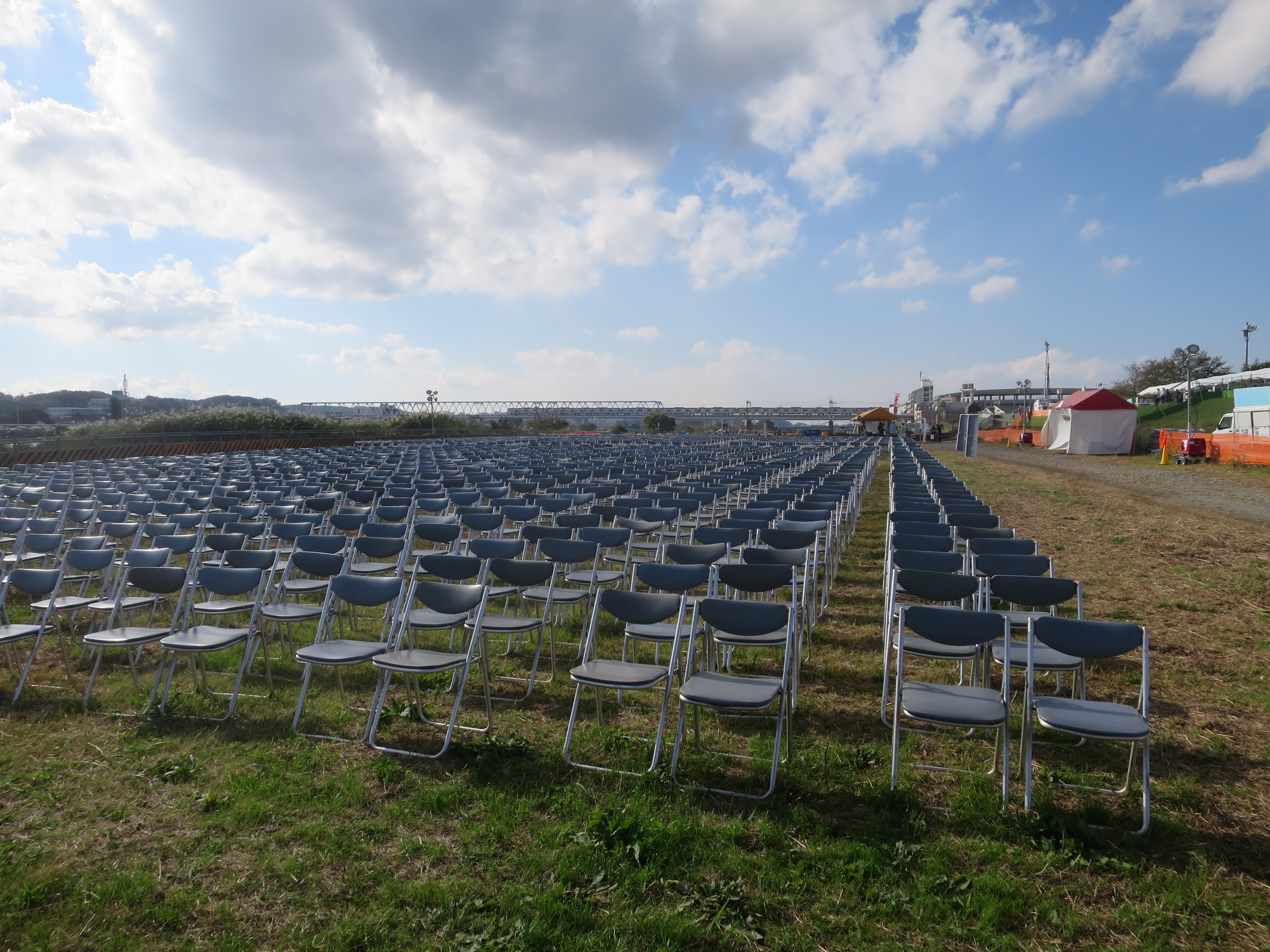 調布花火大会　布田土手下　椅子席4枚